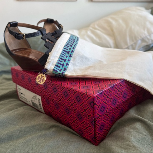 Tory Burch Chandler Wedge 50MM Wedge Sandal Black Size 8 in Box with Dust Bag - Picture 14 of 14